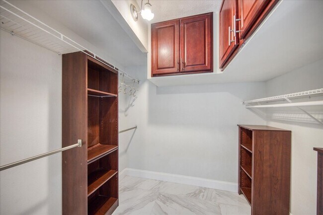 Building Photo - 851 Bayway Blvd