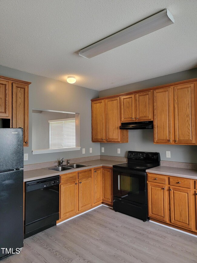 Building Photo - 3402 Sosa Rd