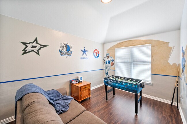 Building Photo - 4514 Ridgeway Dr
