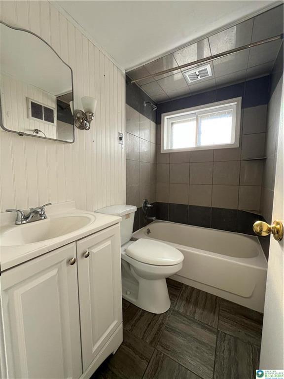 Building Photo - 353 West St