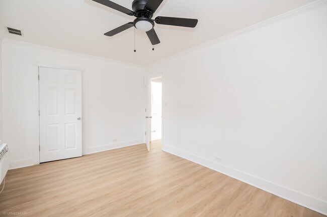 Building Photo - 455 W Grant Pl