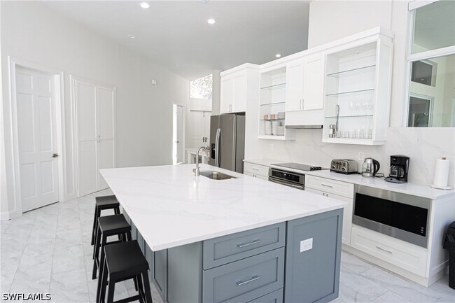 Building Photo - 3310 Riverpark Ct