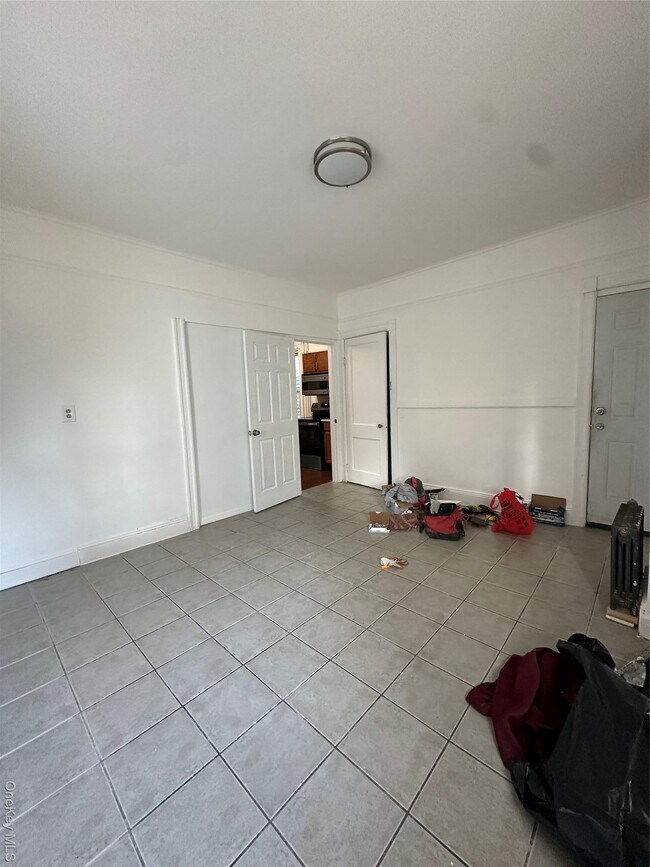 Building Photo - 11 Beach St