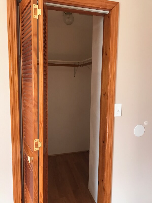 Building Photo - 22 Lawrence St