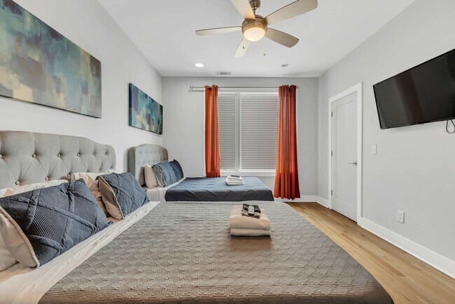 Building Photo - 1122 Argyle Ave