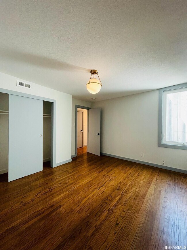 Building Photo - 761 Commercial St