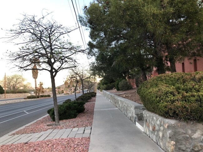 Building Photo - 730 Resler Dr