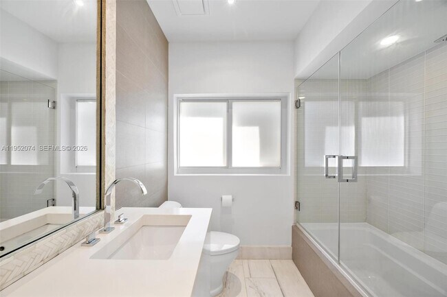 Building Photo - 1430 Baracoa Ave