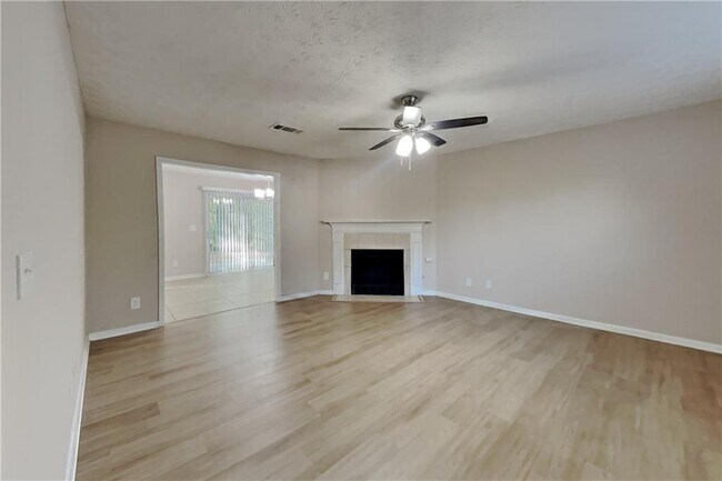 Building Photo - 2929 Sentinel Cir