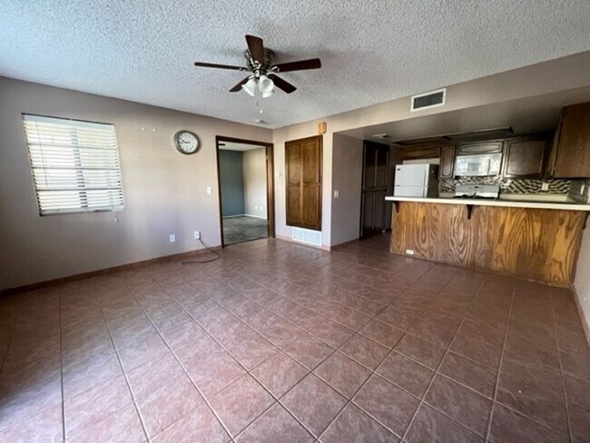 Building Photo - 1 Br Condo on lower level! Gated community