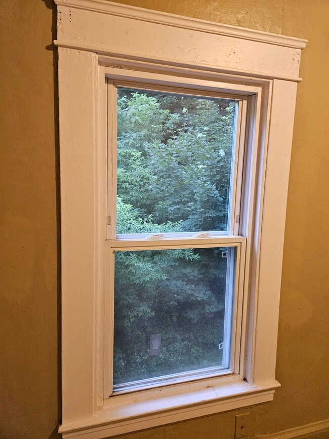 Building Photo - 3 King Ct