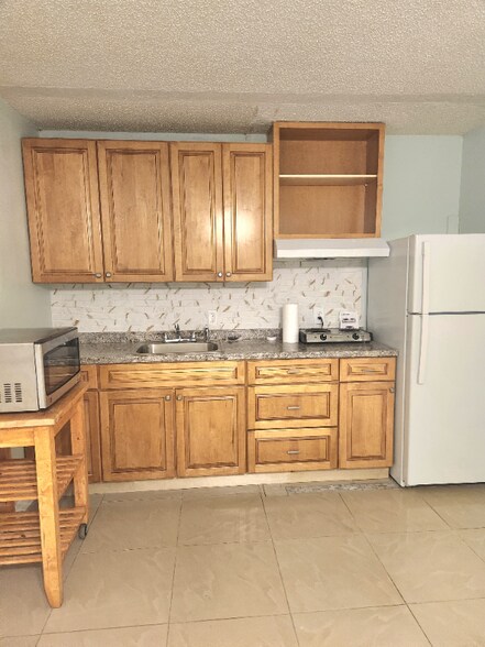 Building Photo - 111 Hermosillo Dr