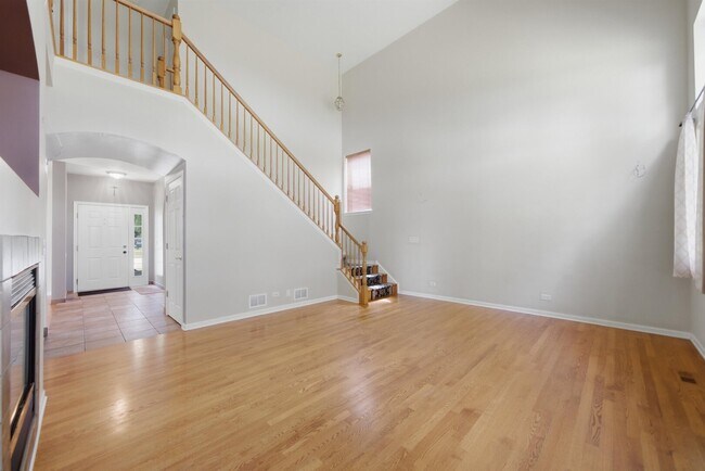 Building Photo - 9165 Buckingham Ct