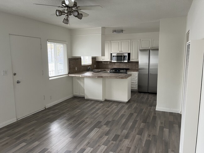 Open floor plan - 2219 4th St