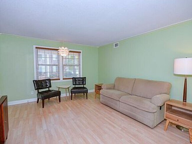 Building Photo - 1700 Dalloz Rd