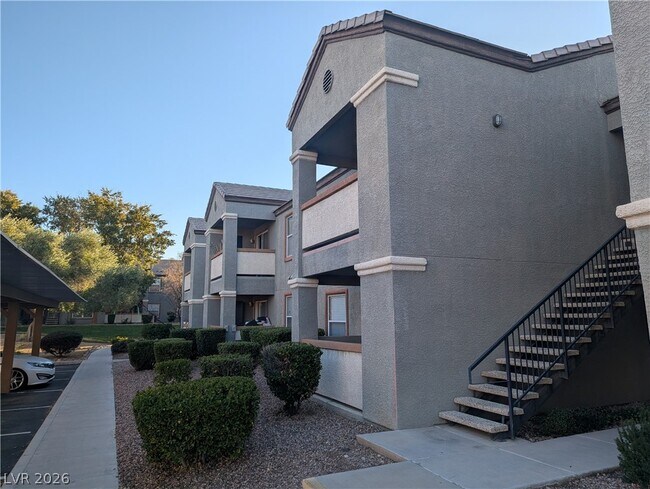 Building Photo - 555 E Silverado Ranch Blvd