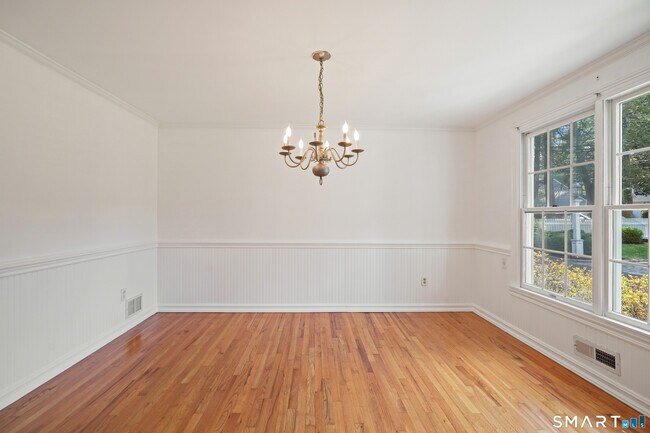 Building Photo - 141 Idlewood Dr