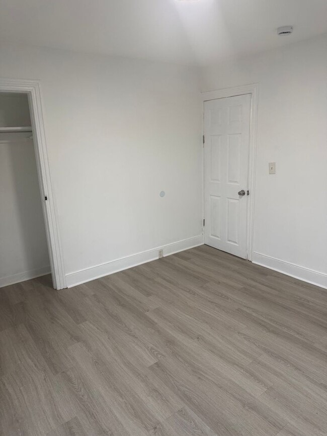 Building Photo - Newly Renovated Move-In Ready 4 Bed, 1.5 Bath Home in Millville