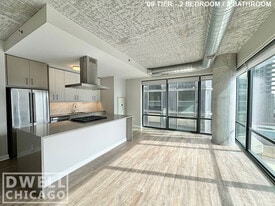 Building Photo - 441 E Ohio St