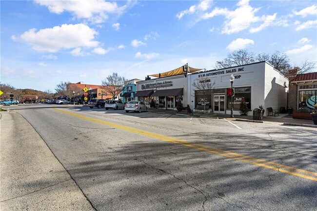 Building Photo - 6023 Skellig St