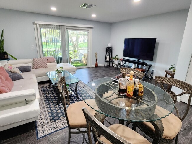 Building Photo - 250 Timberwalk Trail