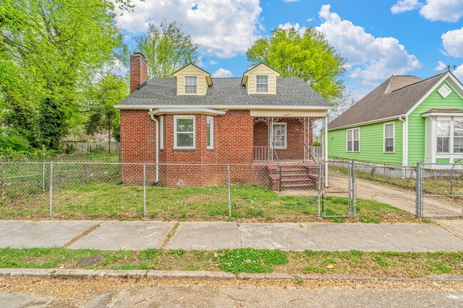 Building Photo - 1609 Dunbar St