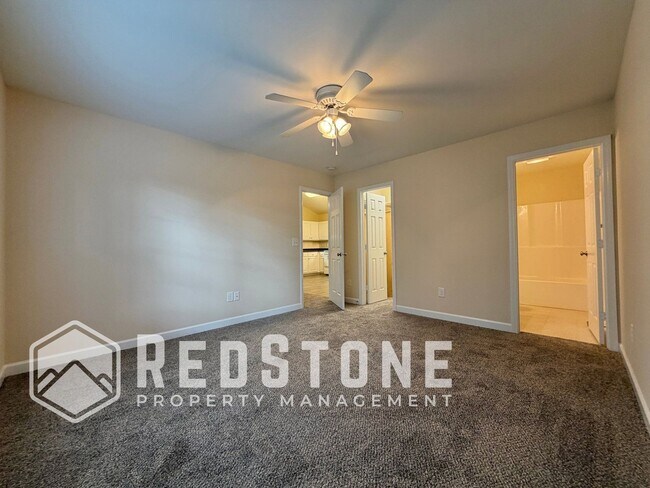 Building Photo - 2621 Trail Five