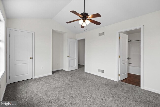 Building Photo - 26 Shady Tree Ct