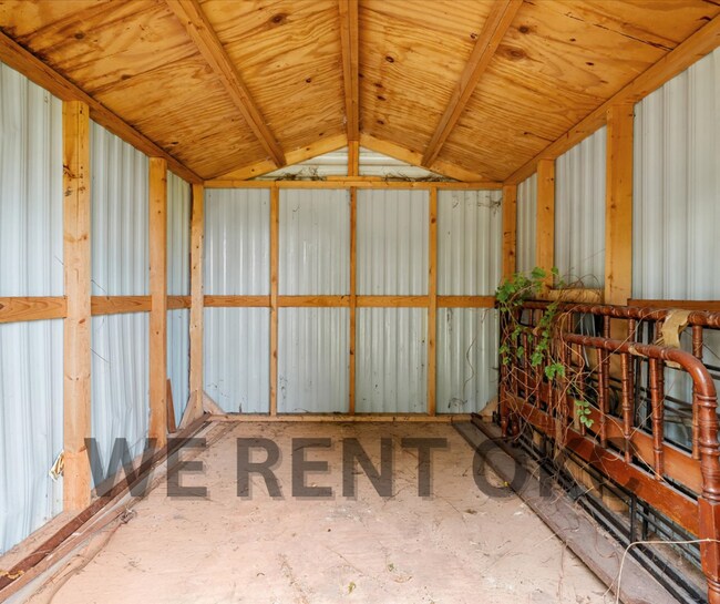 Building Photo - 3016 Shadybrook Dr