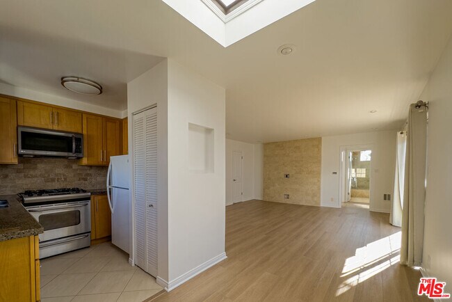 Building Photo - 1144 10th St