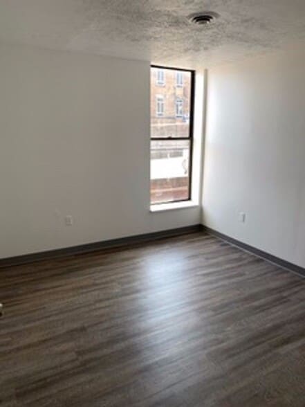 Building Photo - 807 West St