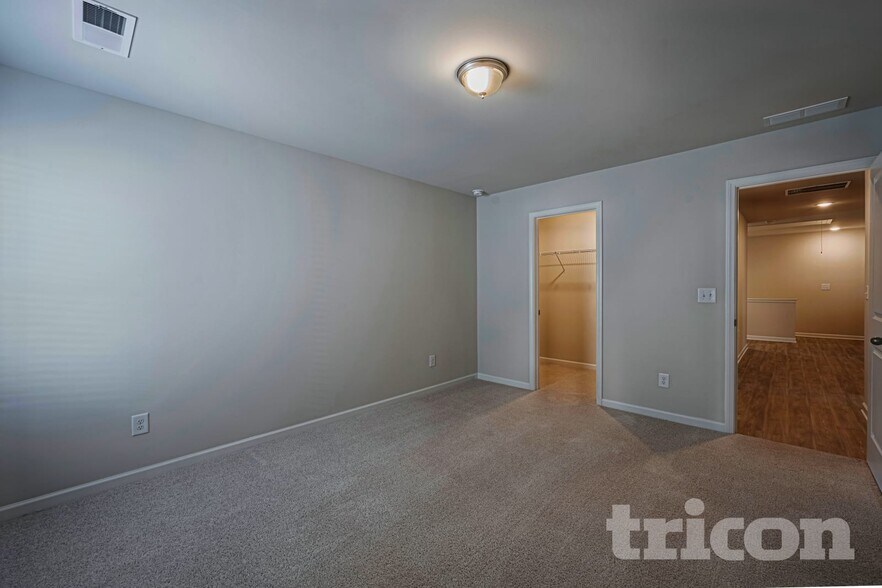 Building Photo - 204 Margrave Dr