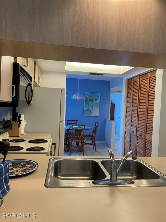 Building Photo - 15191 Cedarwood Ln