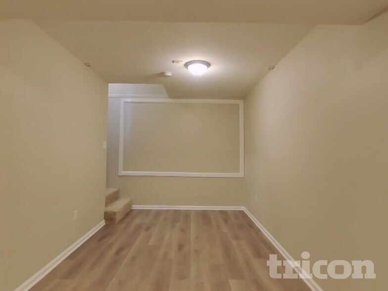 Building Photo - 500 N 28th Ave