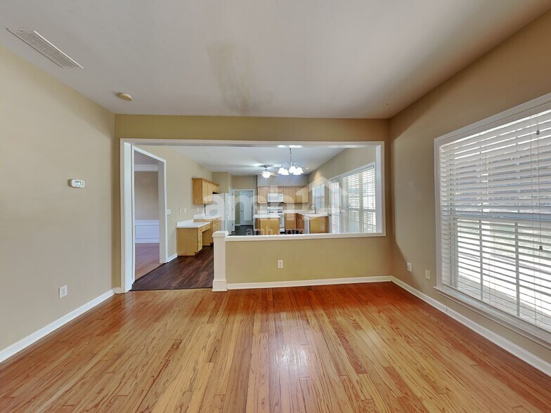 Building Photo - 5715 Oxborough Way