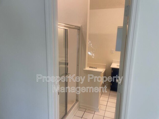 Building Photo - 207 Timber Ridge Dr