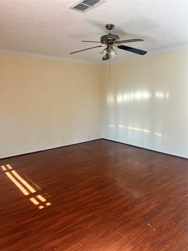 Building Photo - 5604 Chapman St