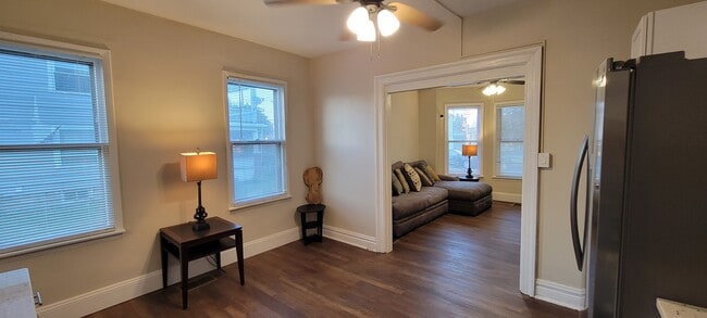 Building Photo - 628 25th St