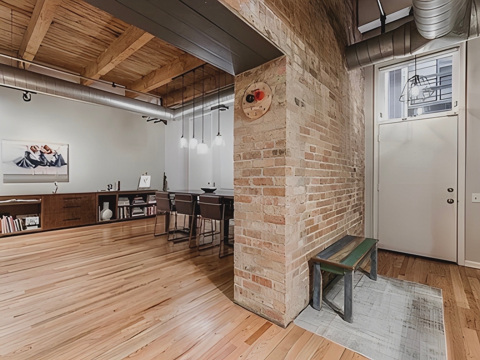 Building Photo - 312 N May St