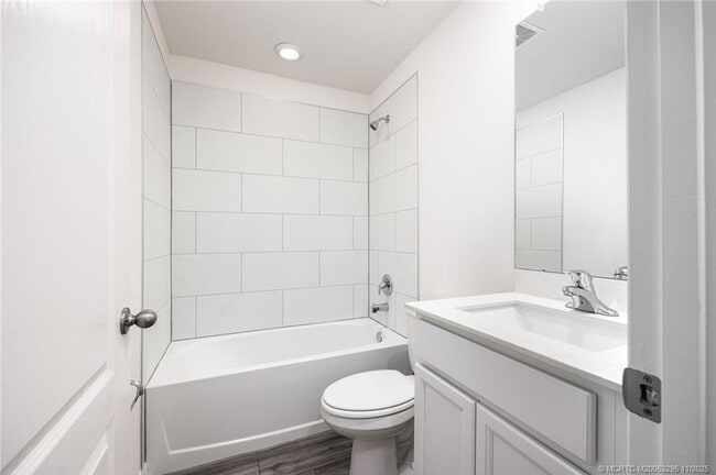 Building Photo - 1949 SE Sandia Dr