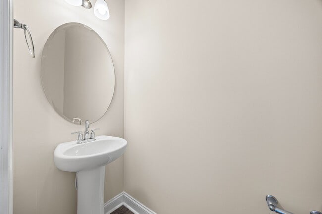 Building Photo - Lake Wylie Townhome with amazing amenities!