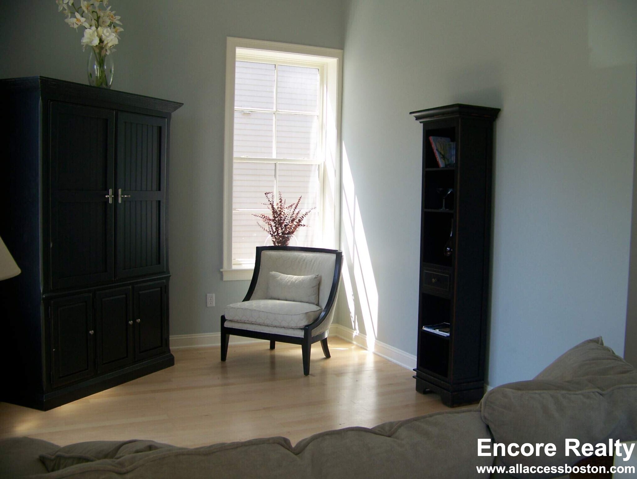 Building Photo - 40 River St