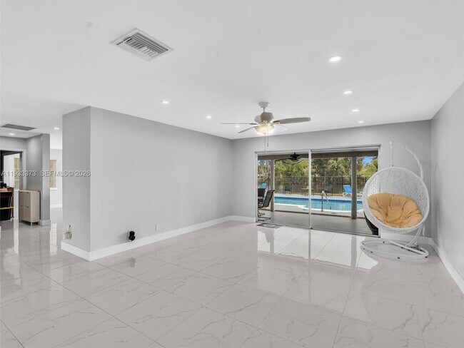 Building Photo - 406 Sailboat Cir