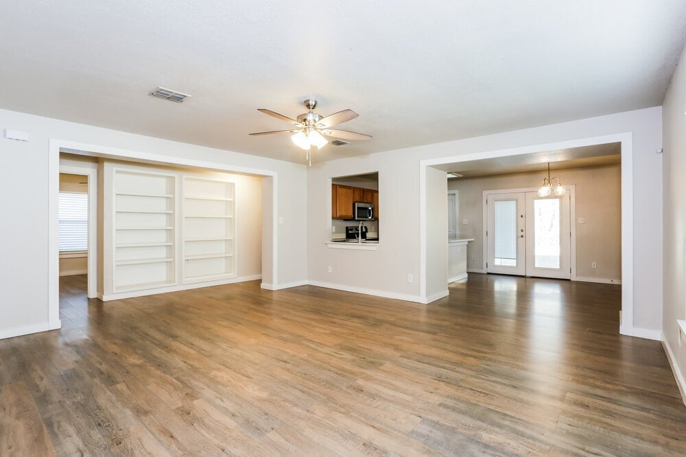 Building Photo - 10104 Chapel Oak Trail