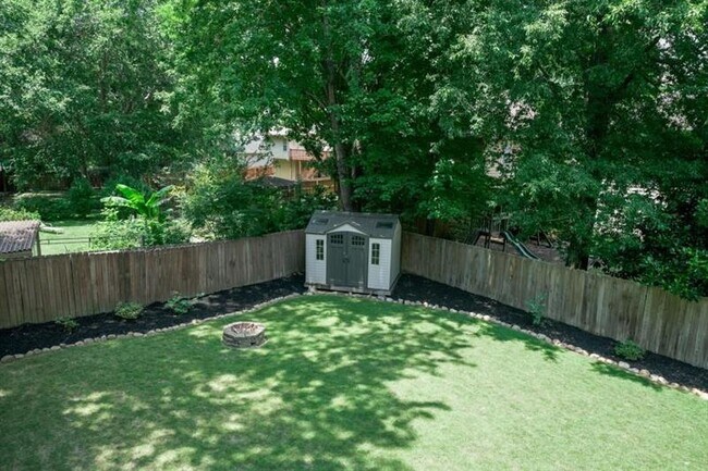 Building Photo - 12080 Greenmont Walk