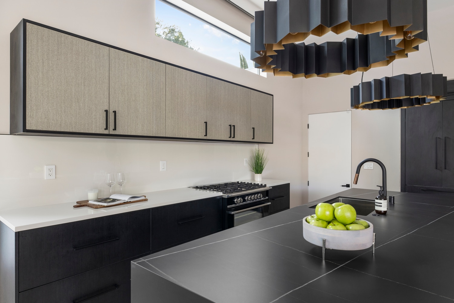 Building Photo - 22020 Alizondo Dr