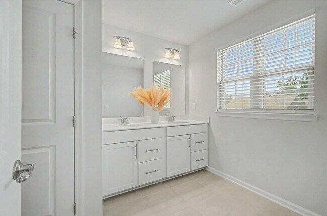 Building Photo - 4-Bed Dream Home in Desired Community in Wake Forest