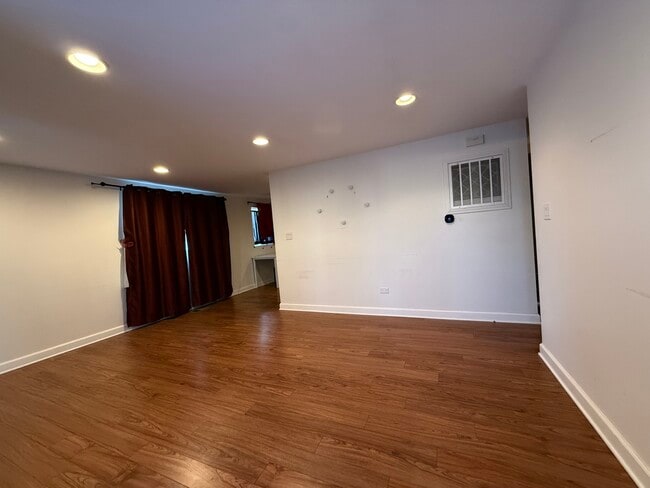 Building Photo - 4049 W 89th Pl