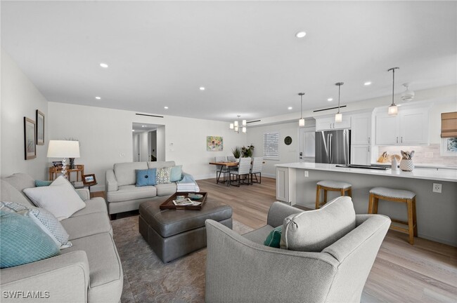 Building Photo - 3400 Gulf Shore Blvd N