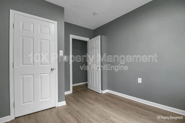 Building Photo - 2918 Azelda St